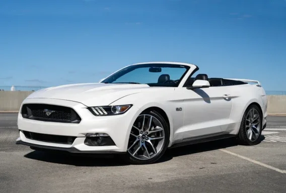 Ford Mustang (Automaat, 2.3 L, 4 istekohta)
