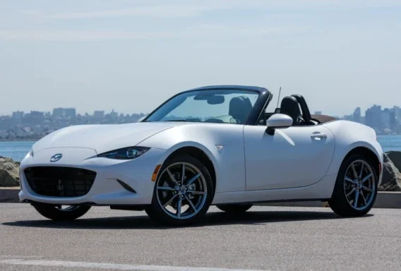 Mazda MX-5 Cabrio 2.0 (Manuaal, 2.0 L, 2 istekohta)