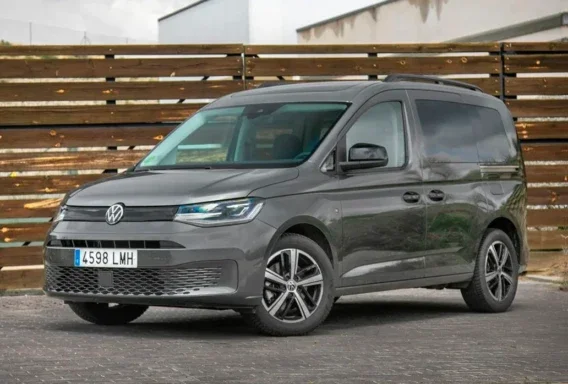 Volkswagen Caddy Maxi (Automaat, 2.0 L, 7 istekohta)